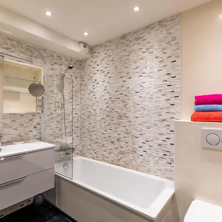 Apartamento Tanit Piscine, 6 Couchages, Parking Antibes