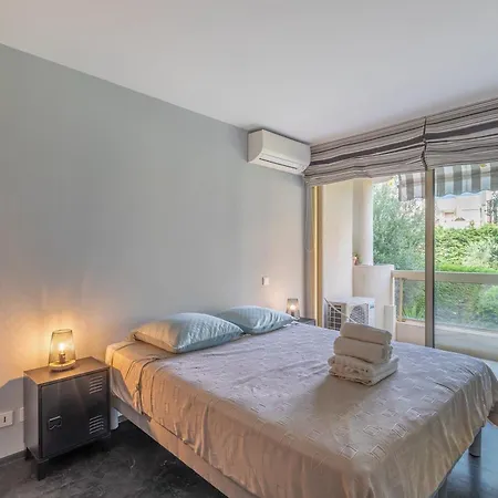 Апартаменты Tanit Piscine, 6 Couchages, Parking Антиб