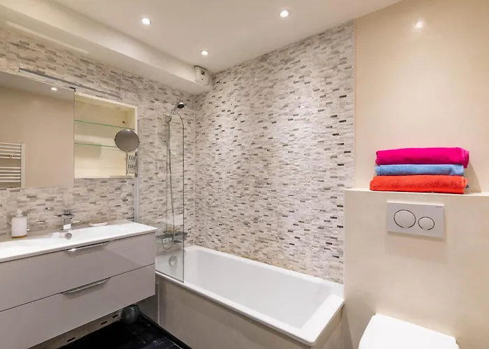 Apartman Tanit Piscine, 6 Couchages, Parking Antibes