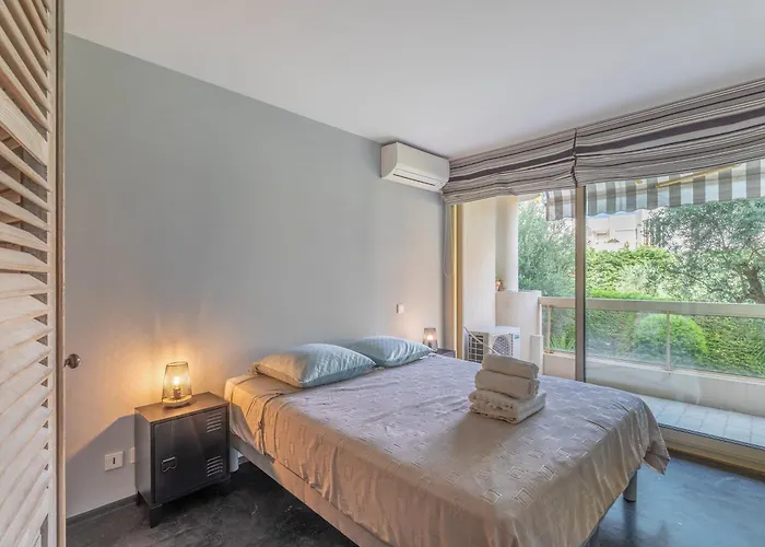 Апартаменты Tanit Piscine, 6 Couchages, Parking Антиб